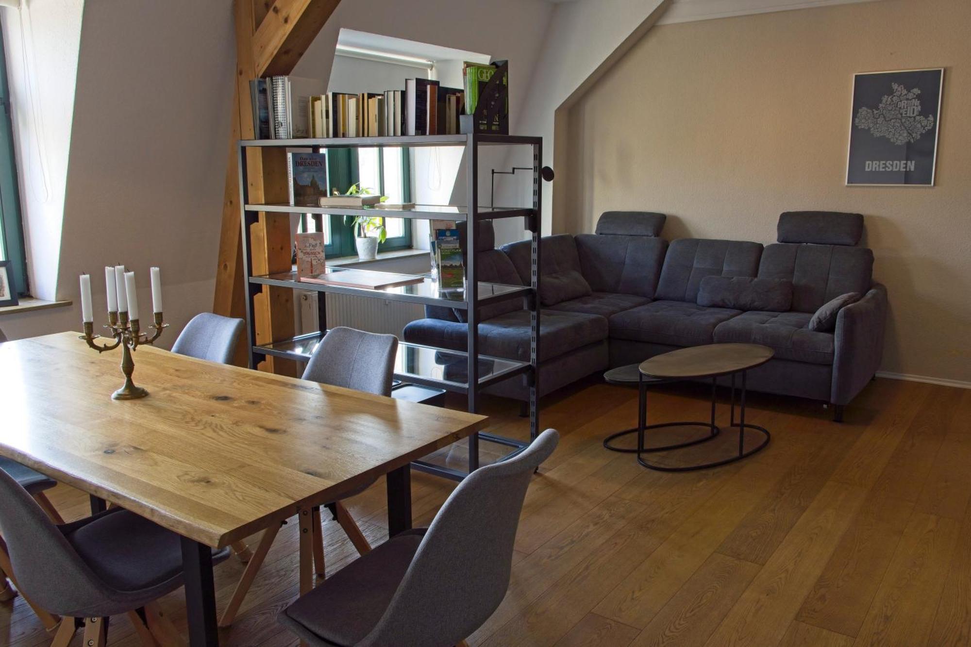 Neustadt-Aussicht - Grosse Wohnung Mit Balkon Dresde Extérieur photo